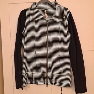 Lululemon stripe jacket 🎲